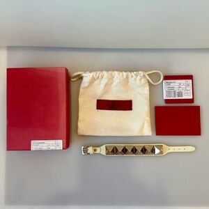 NWT AUTHENTIC VALENTINO GARAVANI Large Rockstud Buckle Bracelet Premium Leather